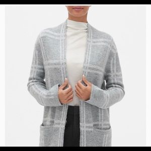 NWOT! Banana Republic long plaid cardigan